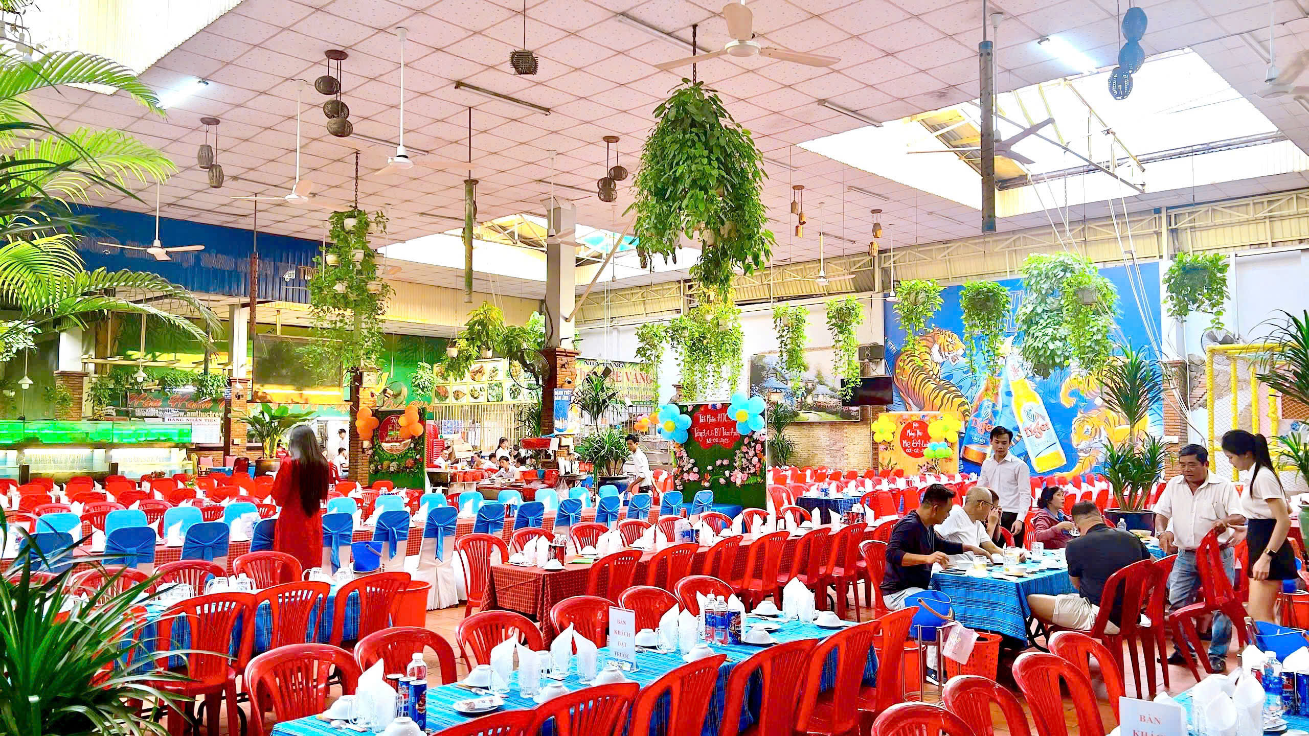 KHÔNG GIAN CUỐI TUẦN